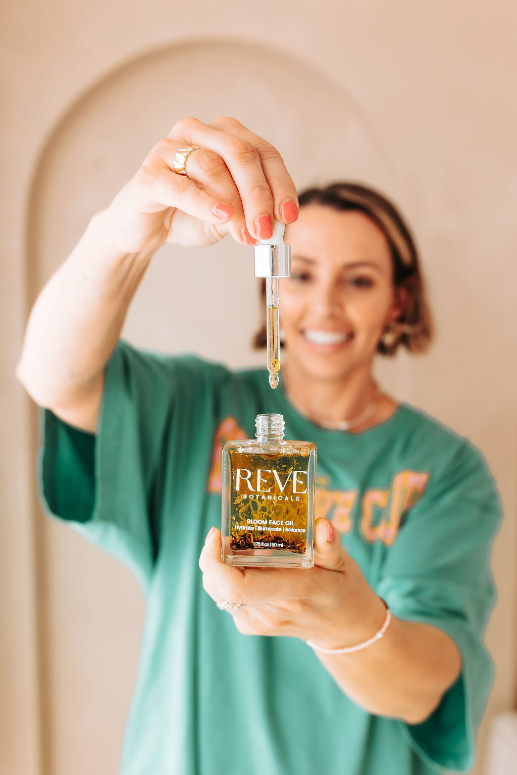 Load video: Lauren, Founder of REVE Botanicals introduces herself and discusses how she got into making clean, botanical skincare products.
